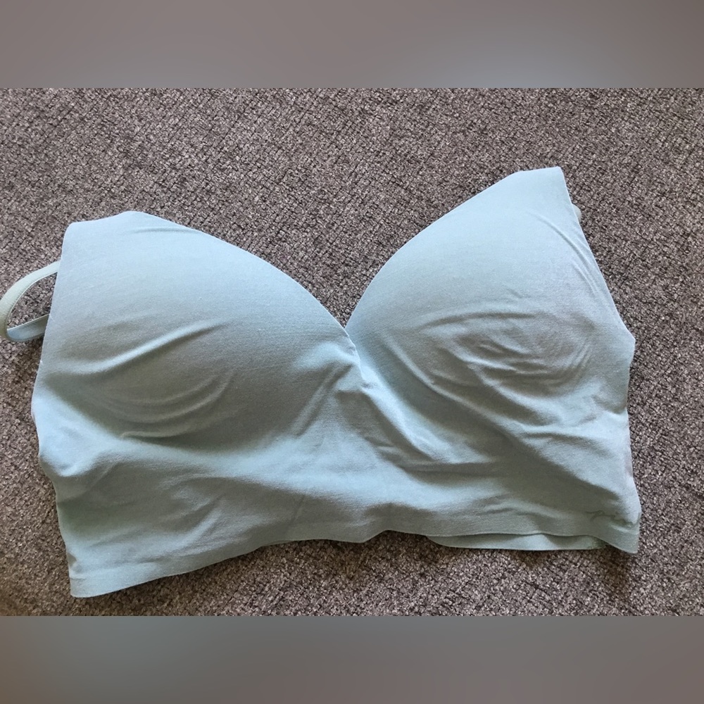 Victoria Secret Pink wireless bra- M